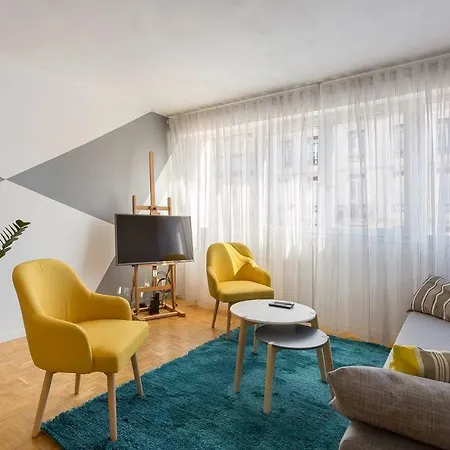 Apartment Between Rhone And Saone ∻ Place Des Jacobins *